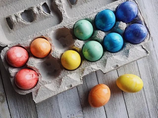 Come Creare Decorazioni Fai-da-te per le Festività
