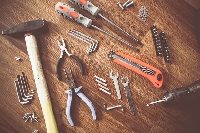 Come Scegliere gli Attrezzi Fai-da-te: Guida Completa