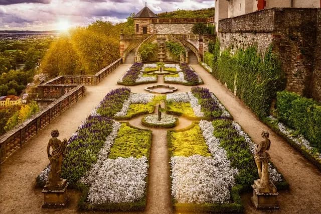 10 Idee Fai-da-te per Trasformare il Tuo Giardino