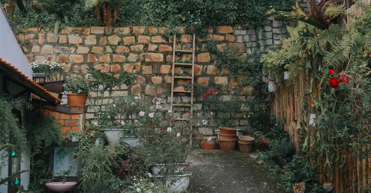 Come Costruire un Giardino Verticale Fai-da-te: Guida Completa